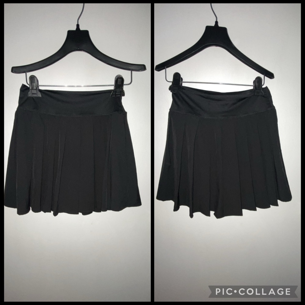 Elegant Black Pleated Skirt